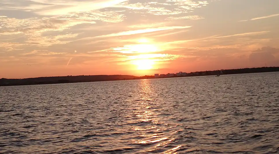 Optimize December Galveston Fishing: Top Tips & Spots